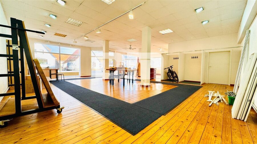 Laden-/Büro-/Lagerkomplex mit 300 m² Nutzfläche auf großem Grundstück und Parkflächen - EG Verkaufsraum Hauptraum